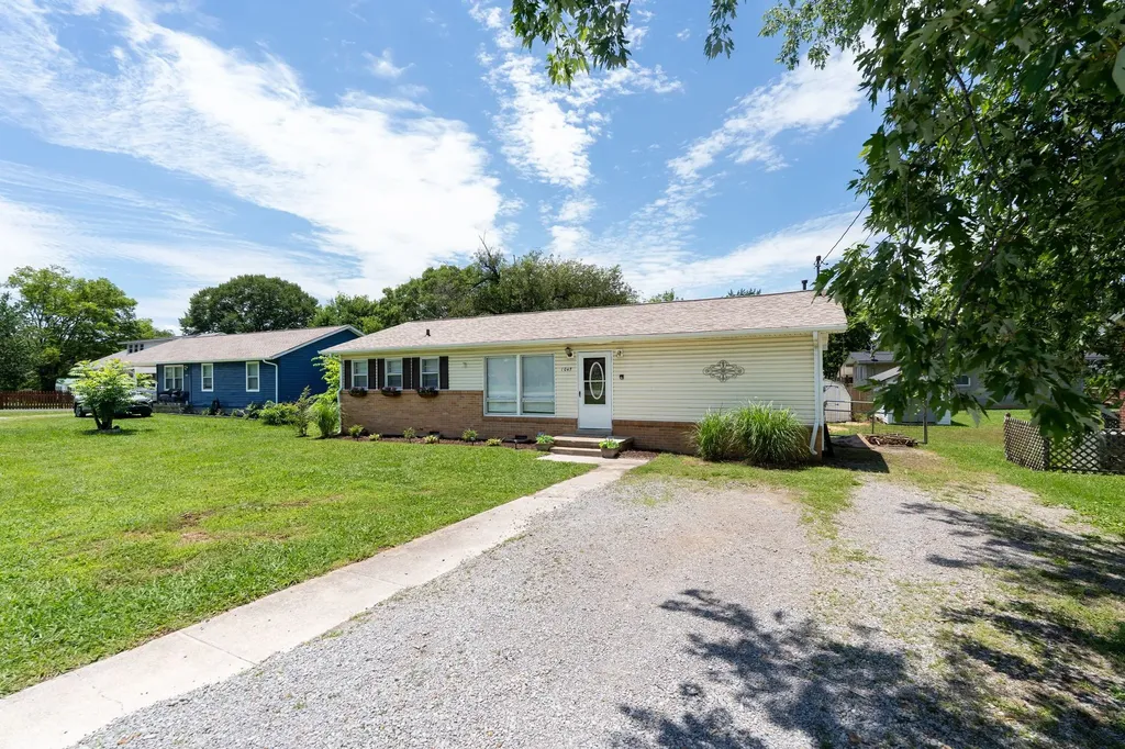 1045 Fairfield Pike Shelbyville TN 37160