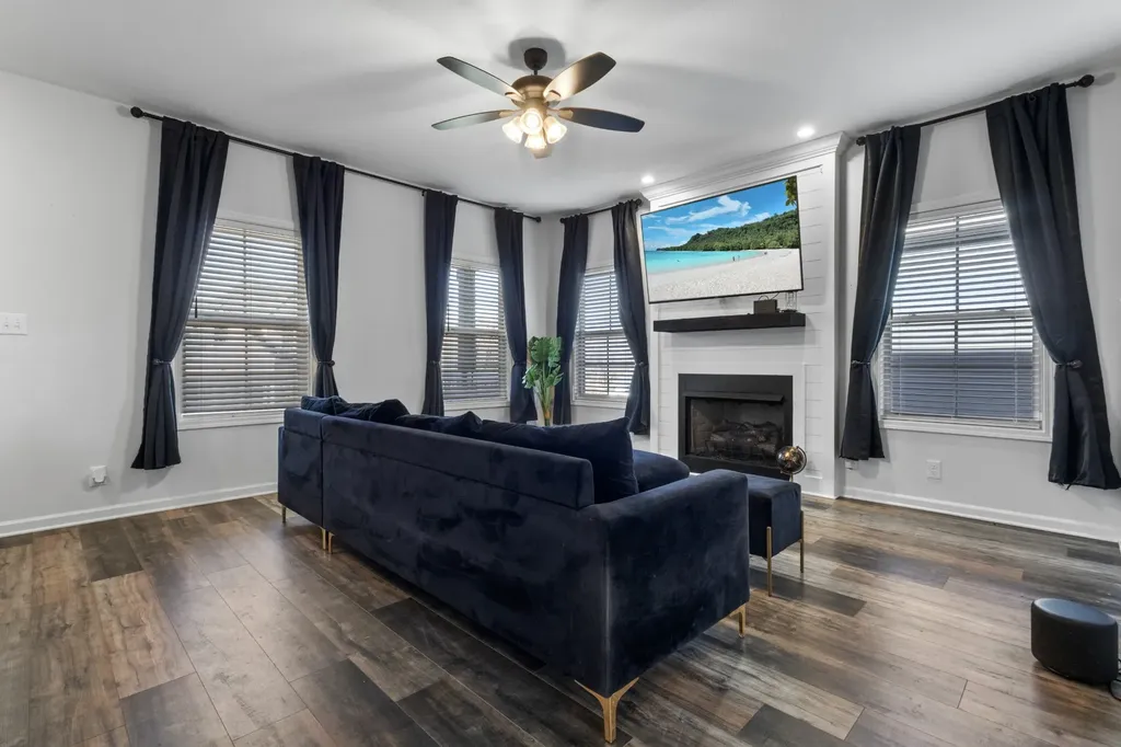 1381 Sussex Drive Clarksville TN 37042