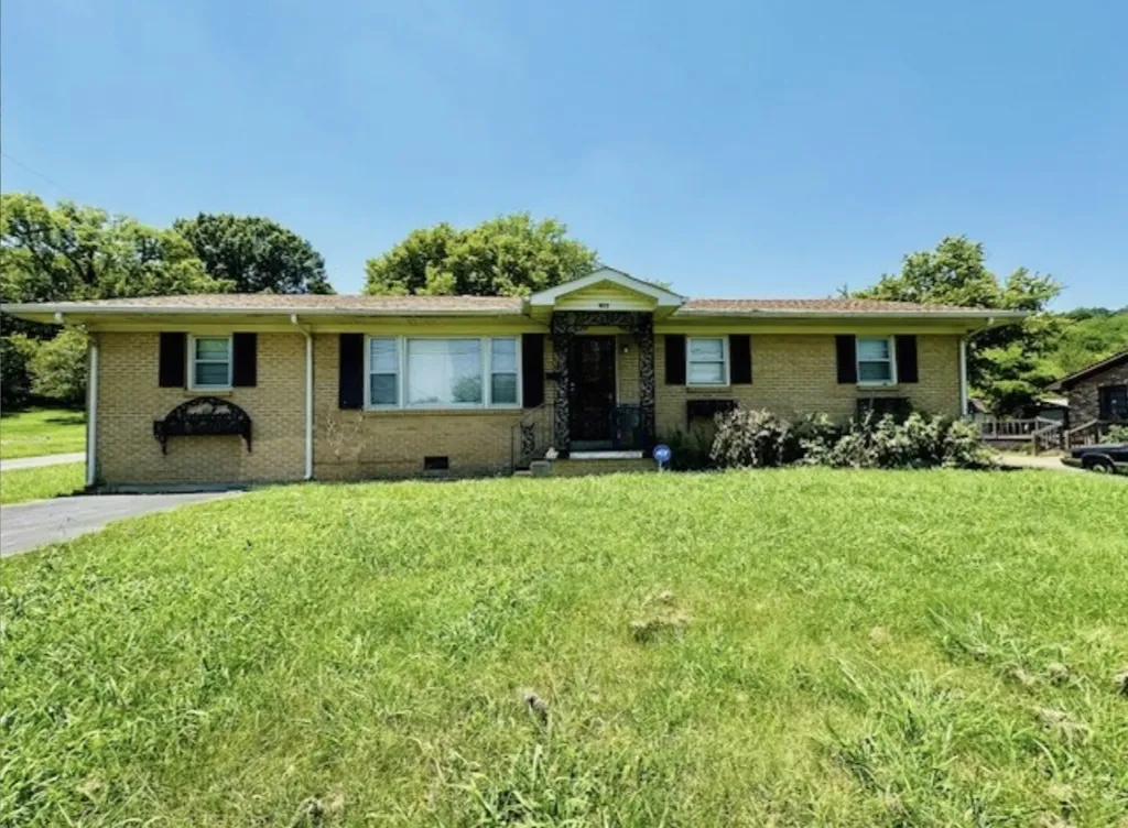 922 N 3rd Street Pulaski TN 38478