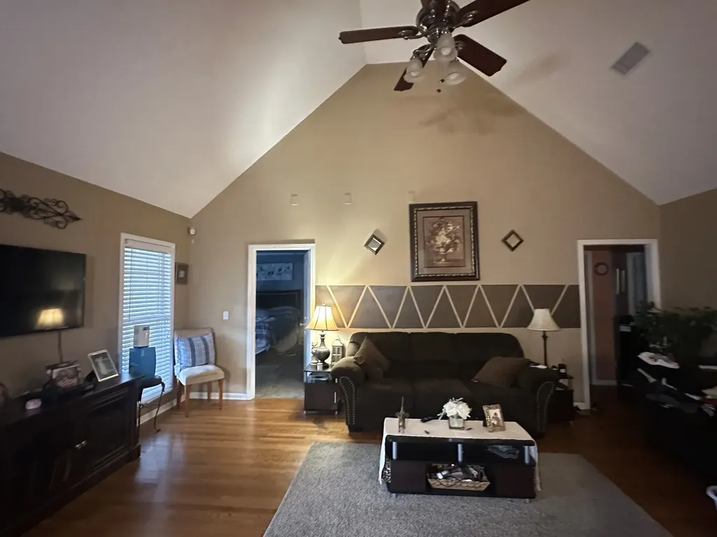 153 Foxrun Springfield TN 37172