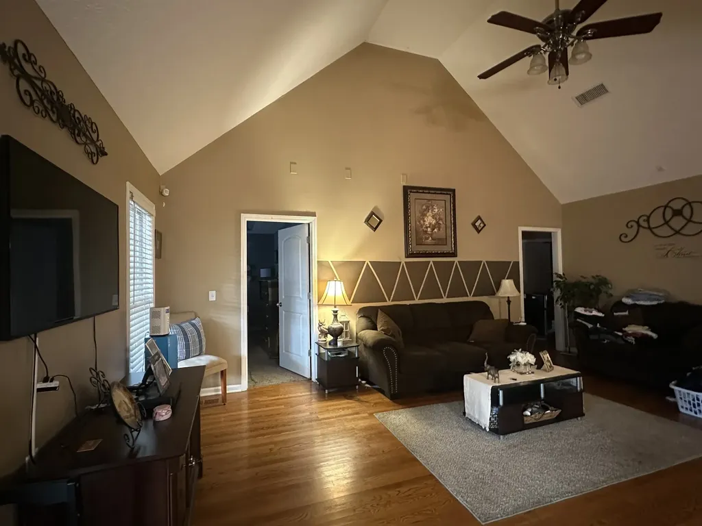 153 Foxrun Springfield TN 37172