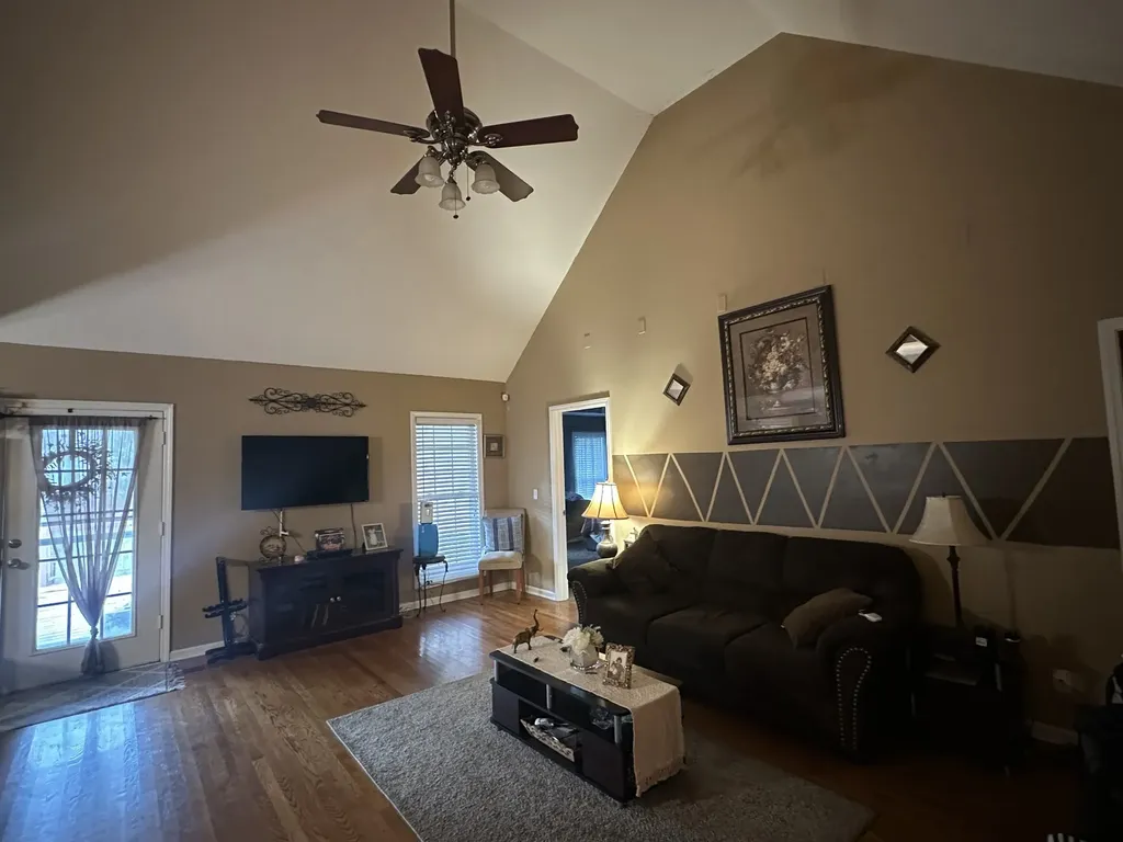 153 Foxrun Springfield TN 37172