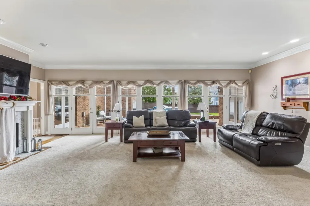 135 N Country Club Drive Hendersonville TN 37075