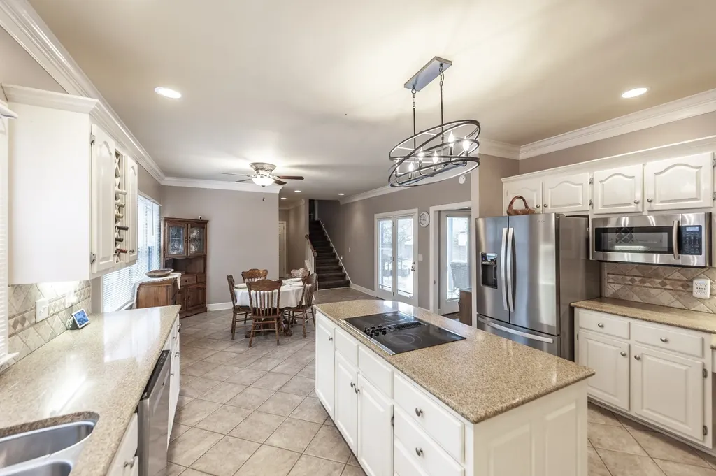 135 N Country Club Drive Hendersonville TN 37075