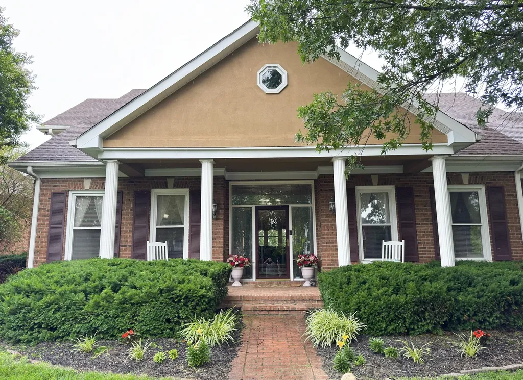 135 N Country Club Drive Hendersonville TN 37075