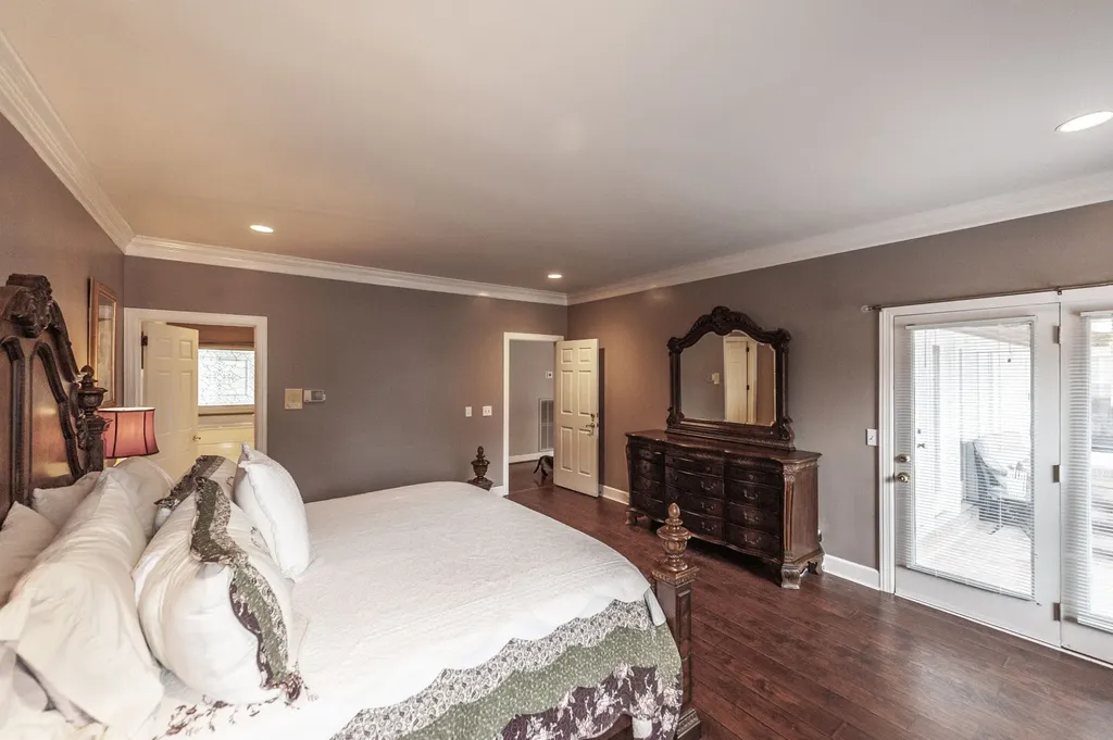 135 N Country Club Drive Hendersonville TN 37075