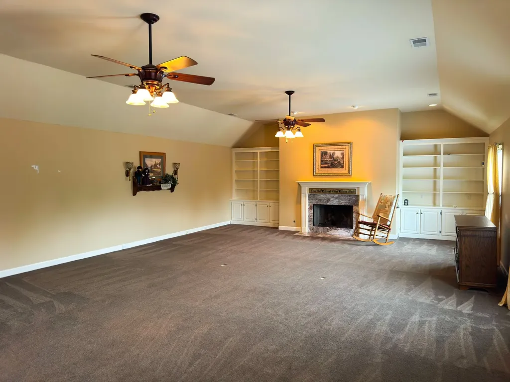 135 N Country Club Drive Hendersonville TN 37075