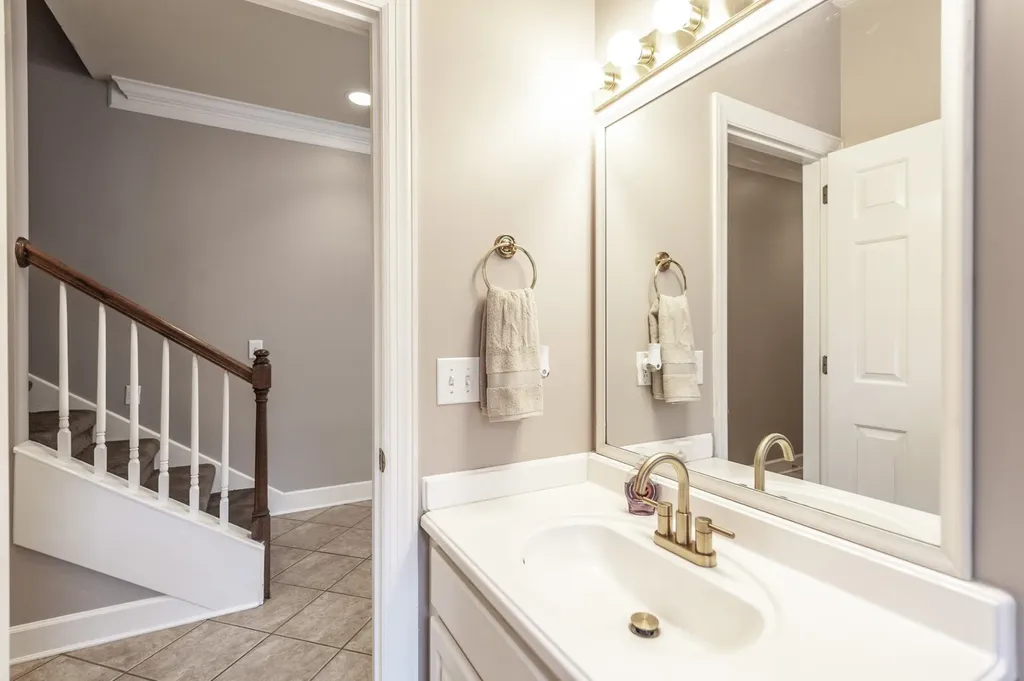 135 N Country Club Drive Hendersonville TN 37075