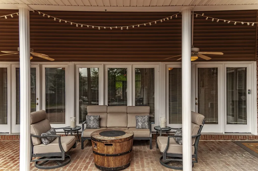 135 N Country Club Drive Hendersonville TN 37075