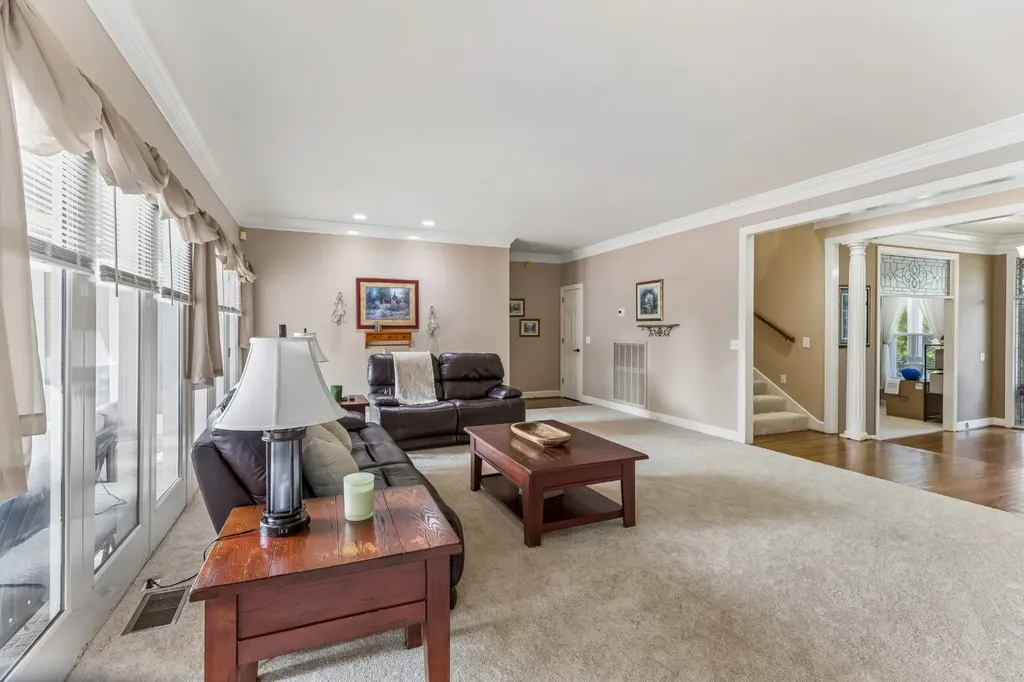 135 N Country Club Drive Hendersonville TN 37075