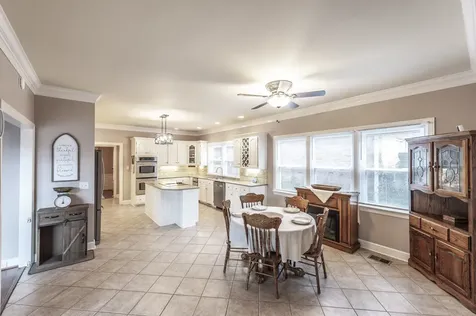 135 N Country Club Drive Hendersonville TN 37075