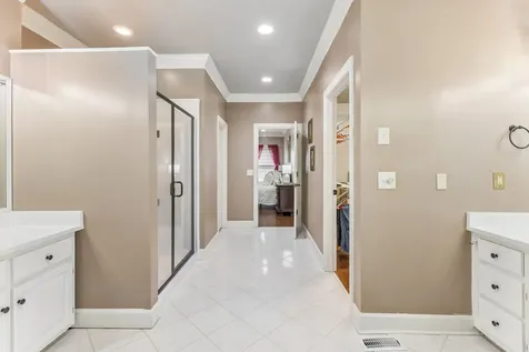 135 N Country Club Drive Hendersonville TN 37075
