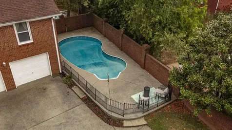 135 N Country Club Drive Hendersonville TN 37075