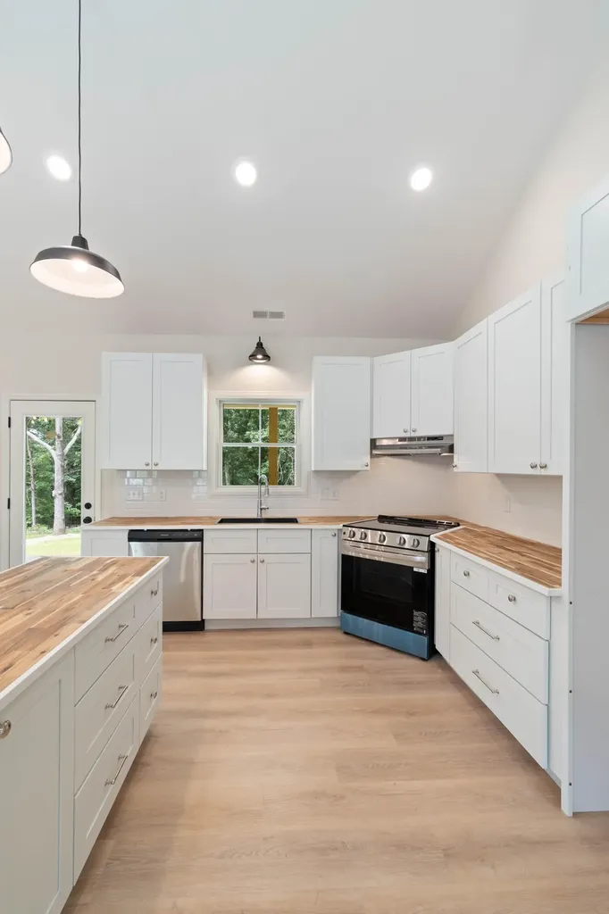 293 Peavine Way Rock Spring GA 30739