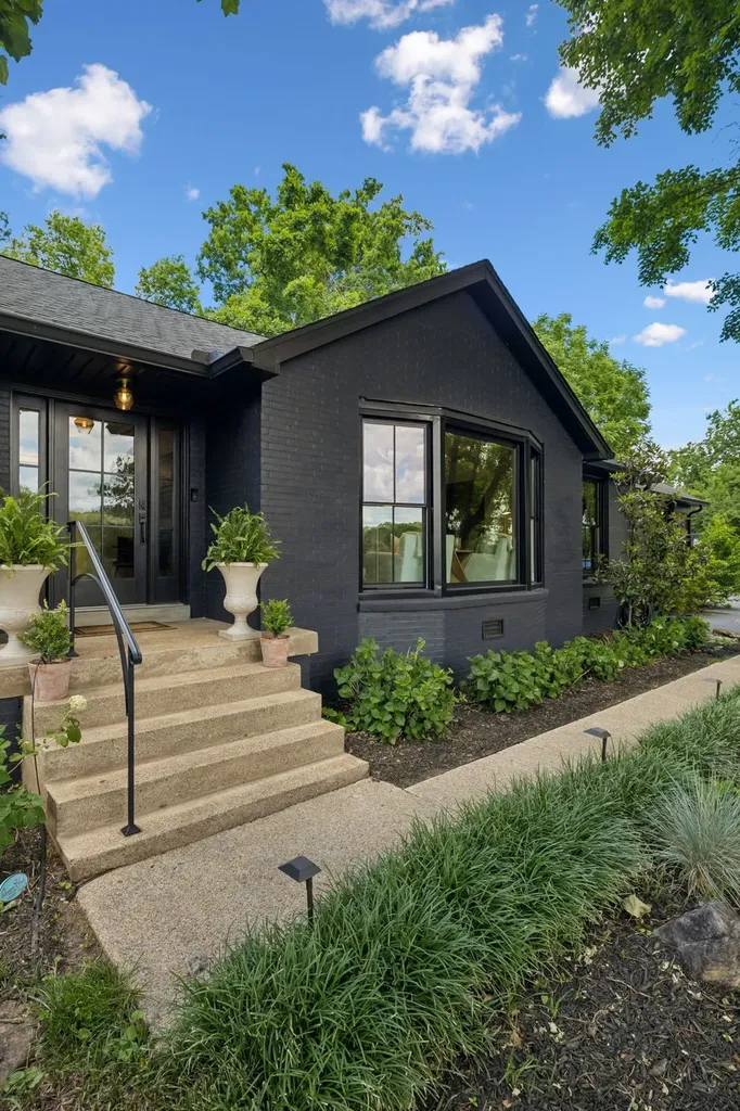 4633 Tara Drive Nashville TN 37215