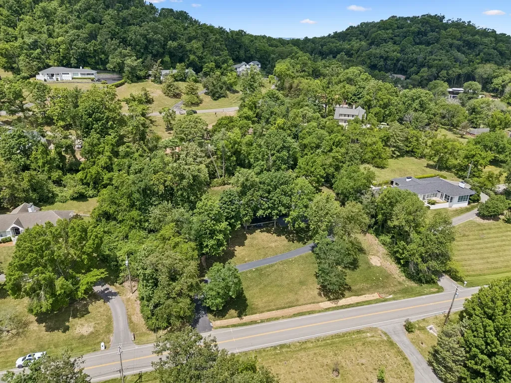 4633 Tara Drive Nashville TN 37215