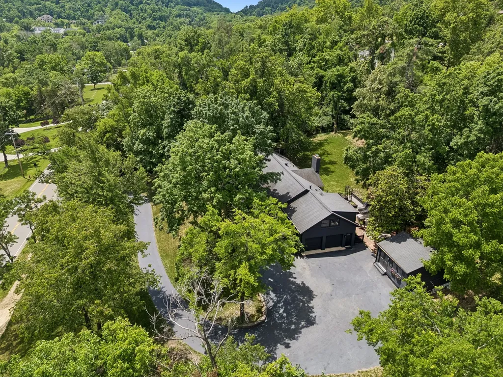 4633 Tara Drive Nashville TN 37215