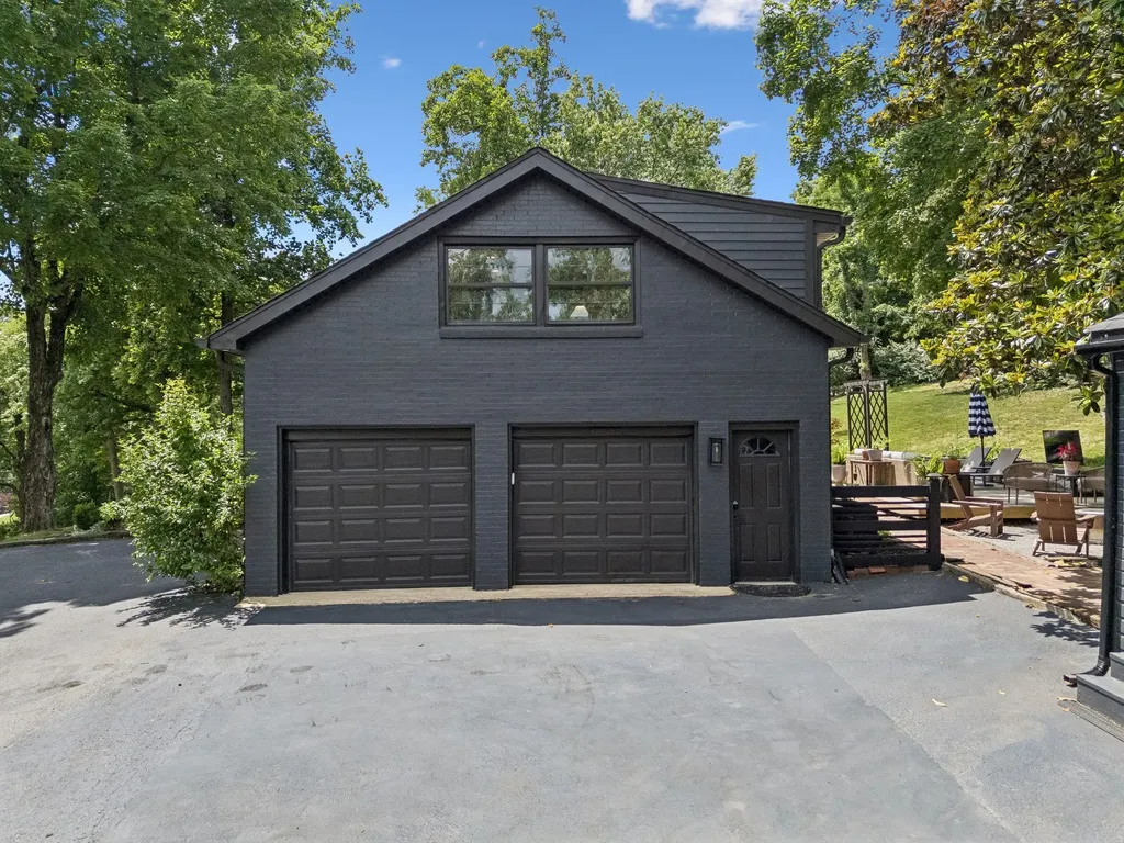 4633 Tara Drive Nashville TN 37215