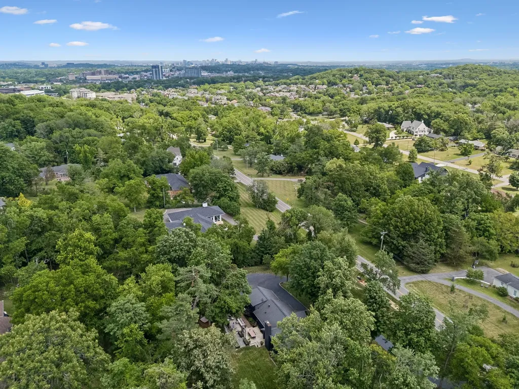 4633 Tara Drive Nashville TN 37215