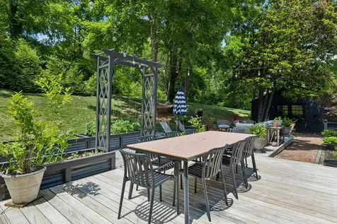 4633 Tara Drive Nashville TN 37215