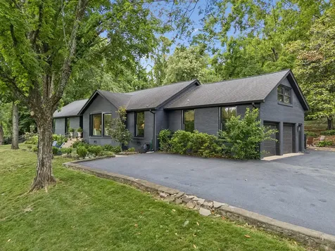 4633 Tara Drive Nashville TN 37215