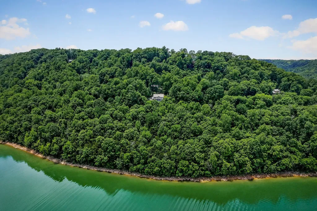 1038 Lakeside Drive Smithville TN 37166
