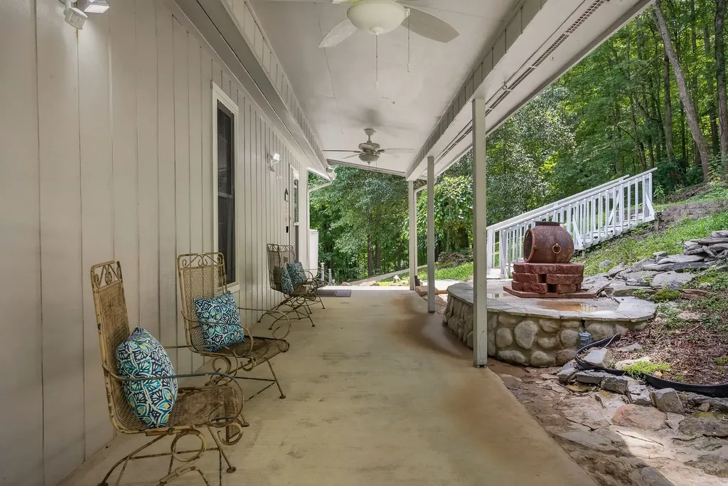 1038 Lakeside Drive Smithville TN 37166