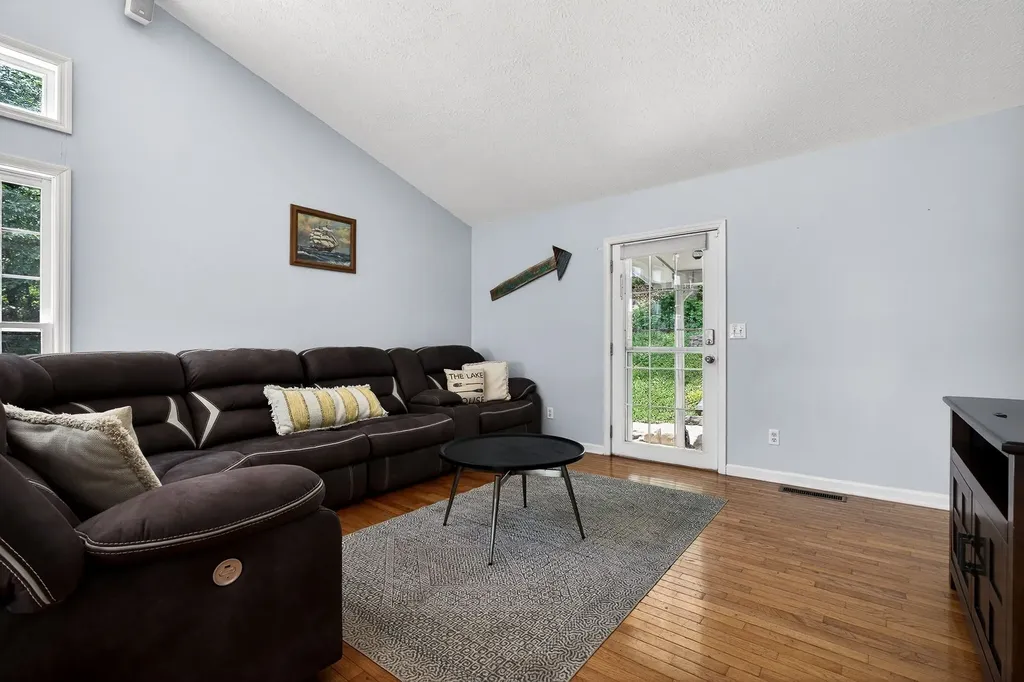 1038 Lakeside Drive Smithville TN 37166