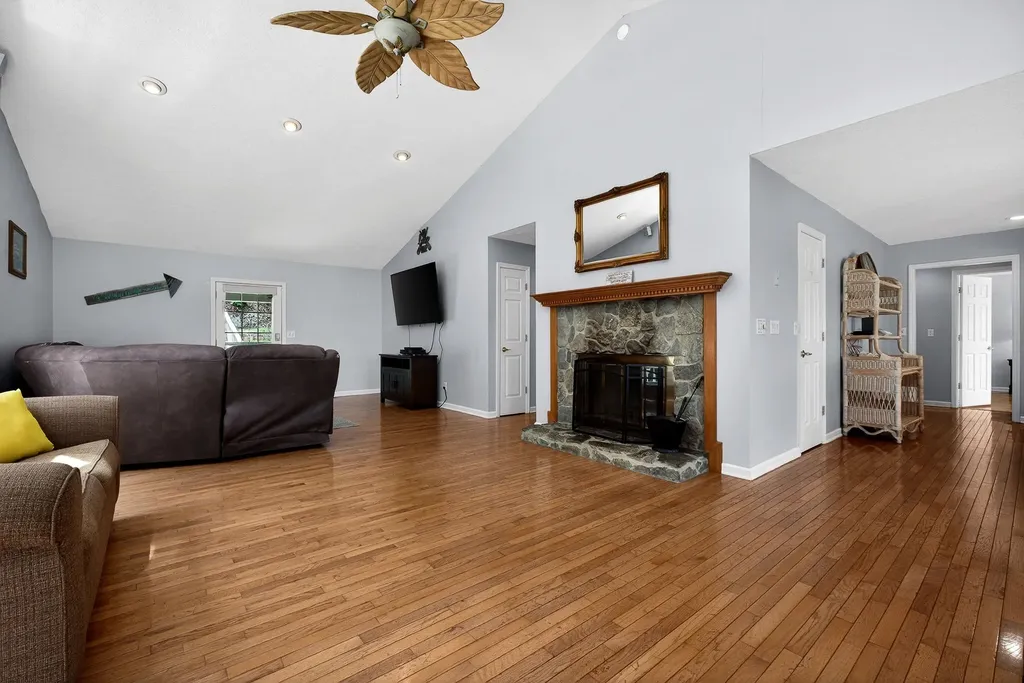 1038 Lakeside Drive Smithville TN 37166