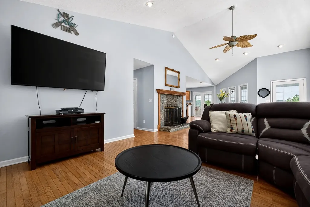 1038 Lakeside Drive Smithville TN 37166