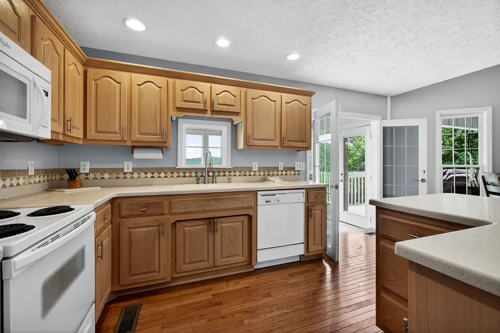 1038 Lakeside Drive Smithville TN 37166