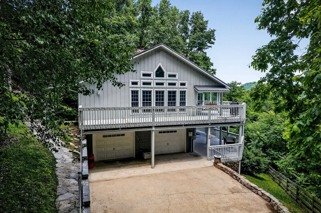 1038 Lakeside Drive Smithville TN 37166