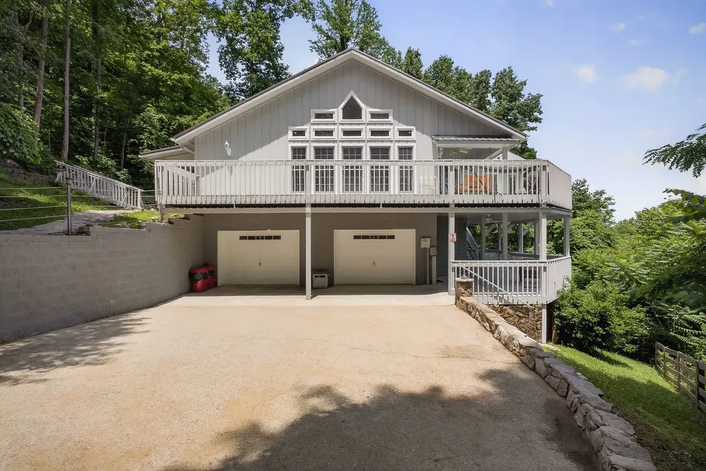 1038 Lakeside Drive Smithville TN 37166