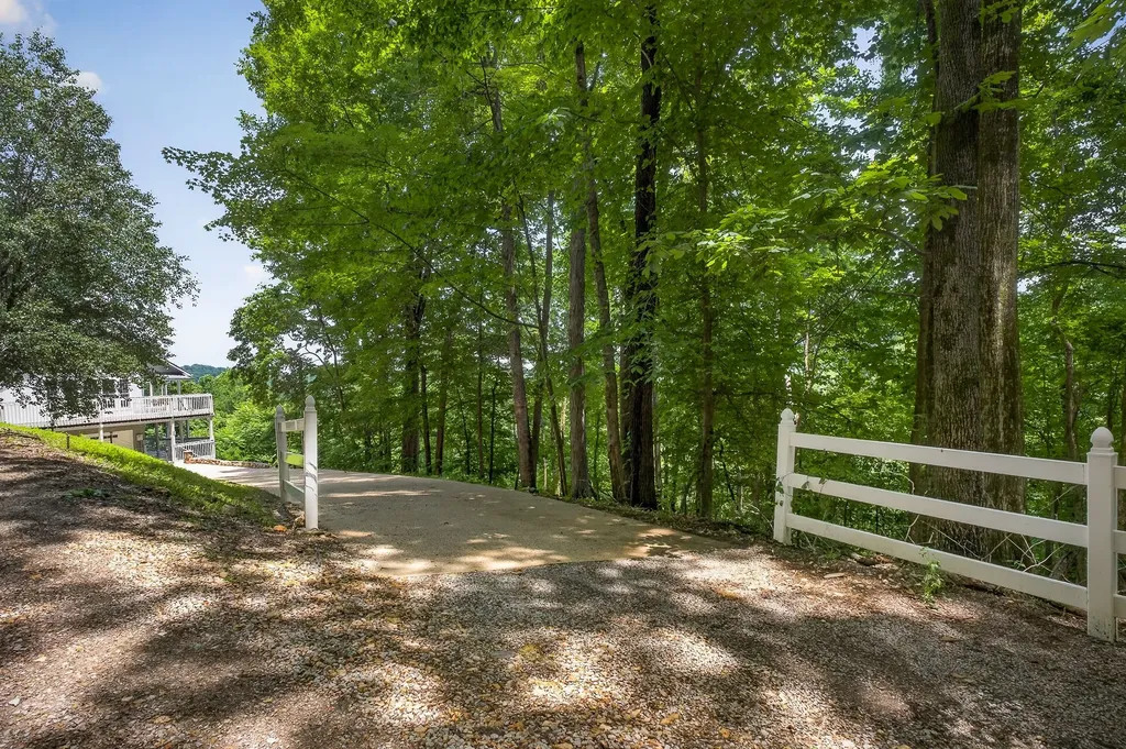 1038 Lakeside Drive Smithville TN 37166
