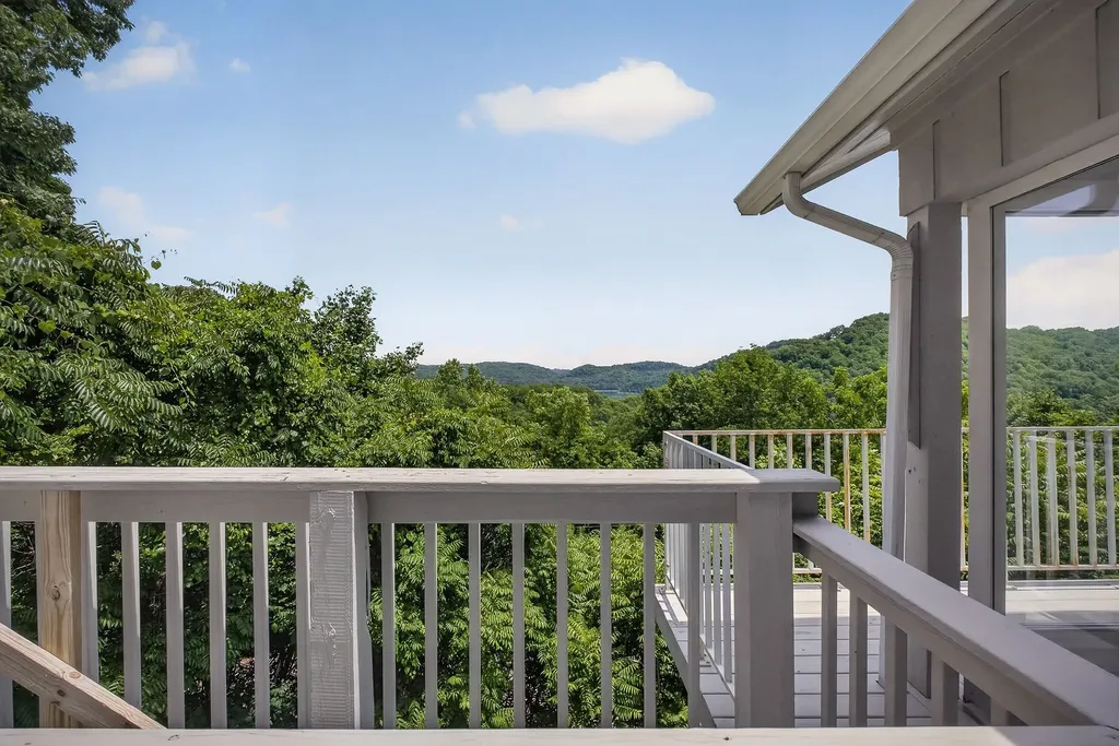 1038 Lakeside Drive Smithville TN 37166