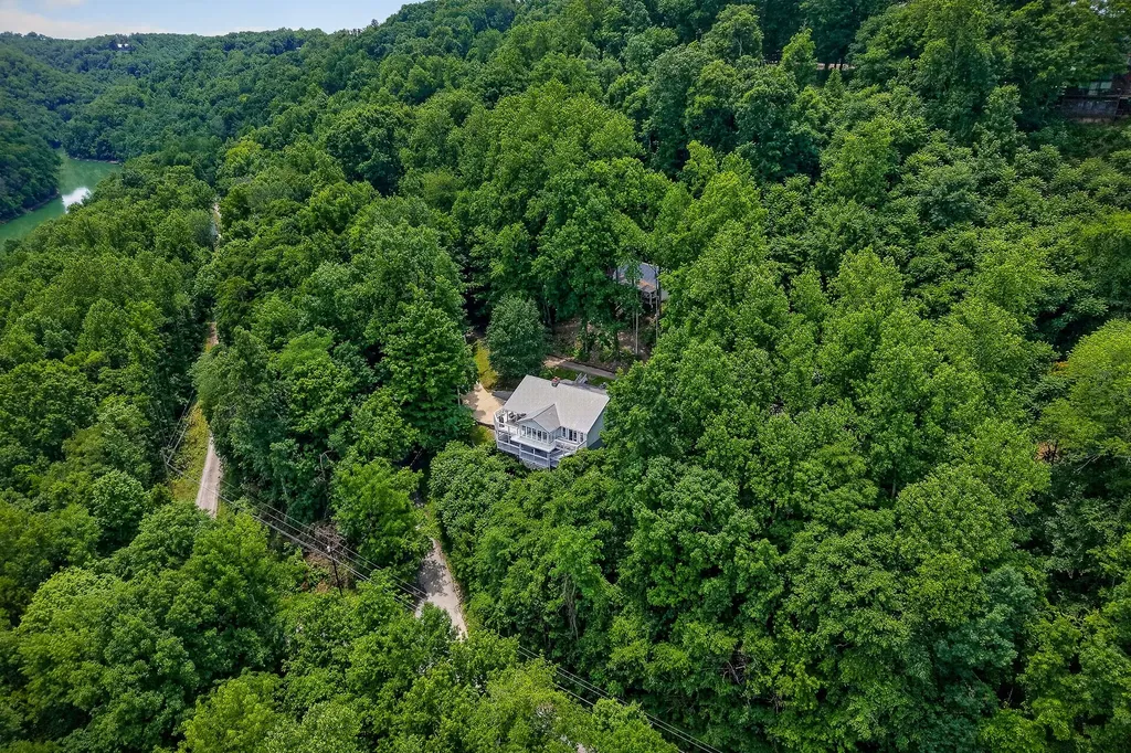 1038 Lakeside Drive Smithville TN 37166