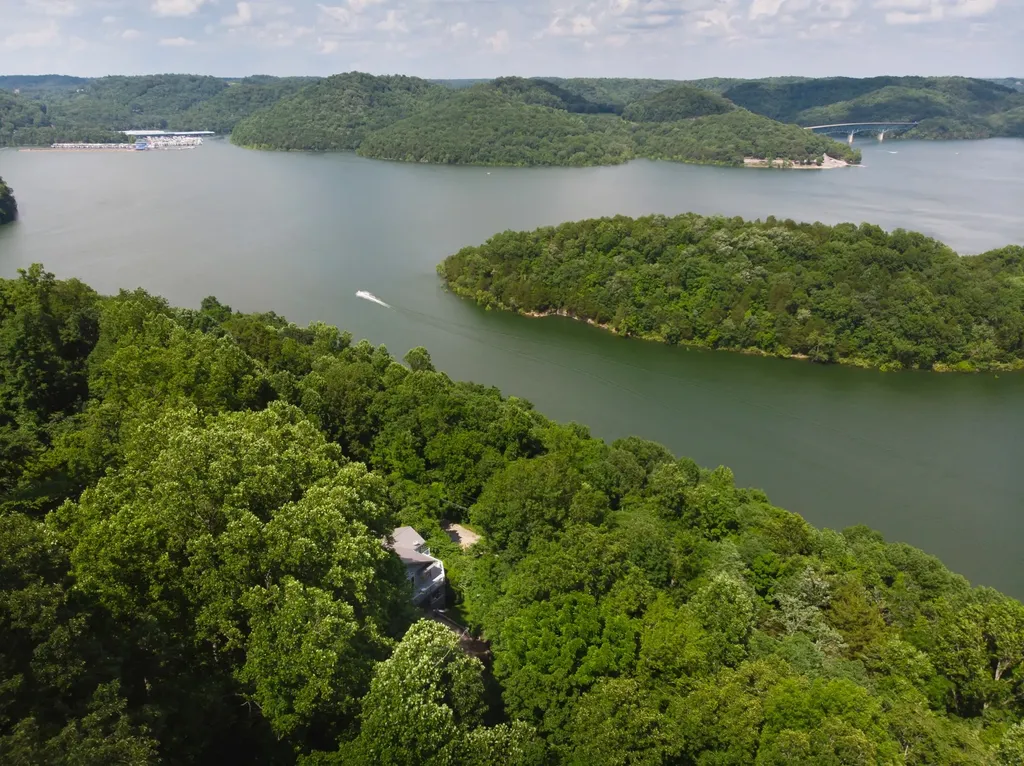 1038 Lakeside Drive Smithville TN 37166