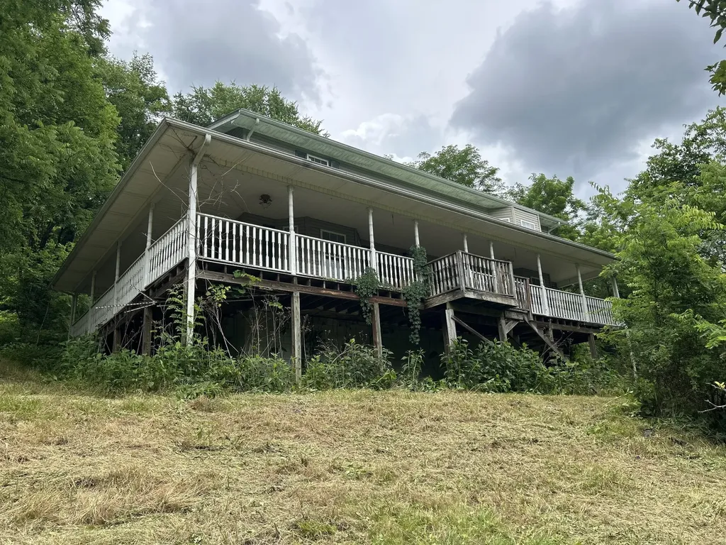 98 Hackett Valley Road Hickman TN 38567