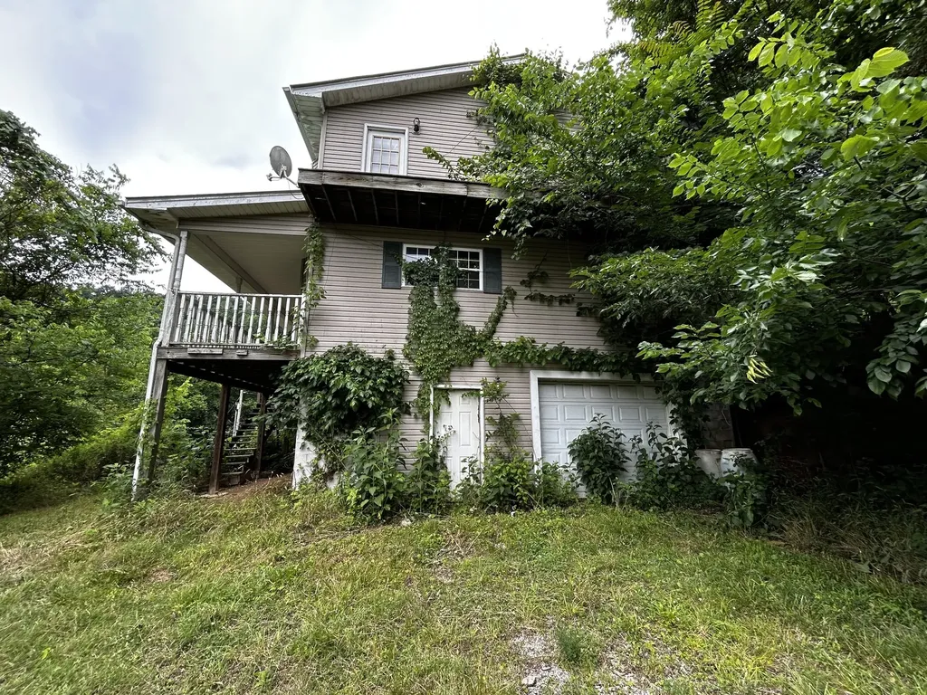 98 Hackett Valley Road Hickman TN 38567