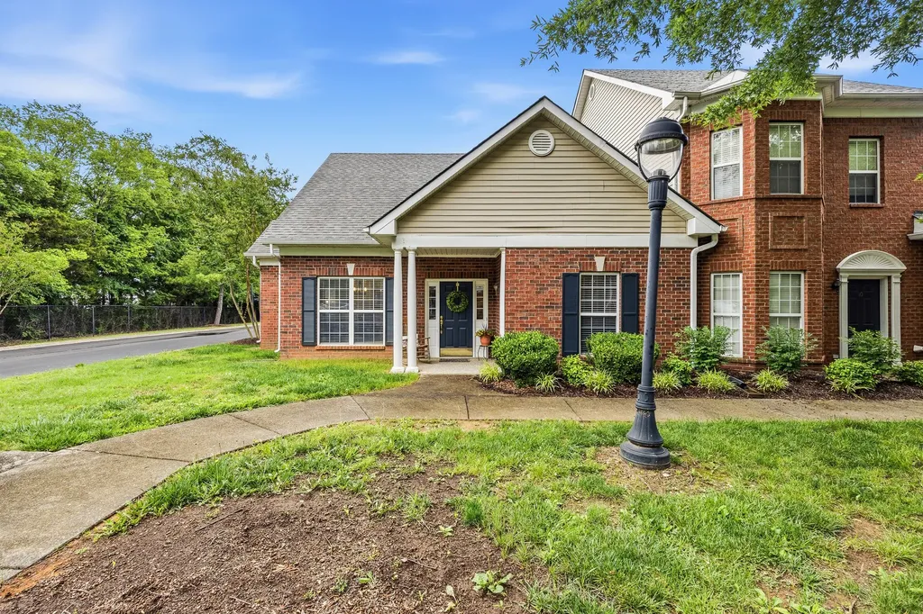 11 Leftwich Court Lebanon TN 37087