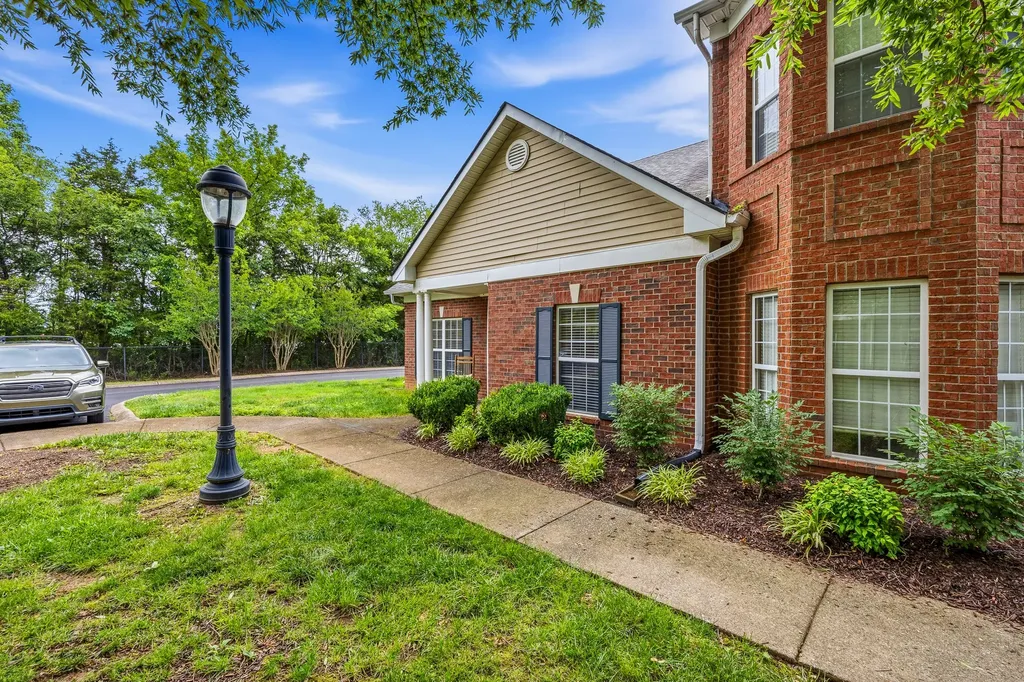 11 Leftwich Court Lebanon TN 37087