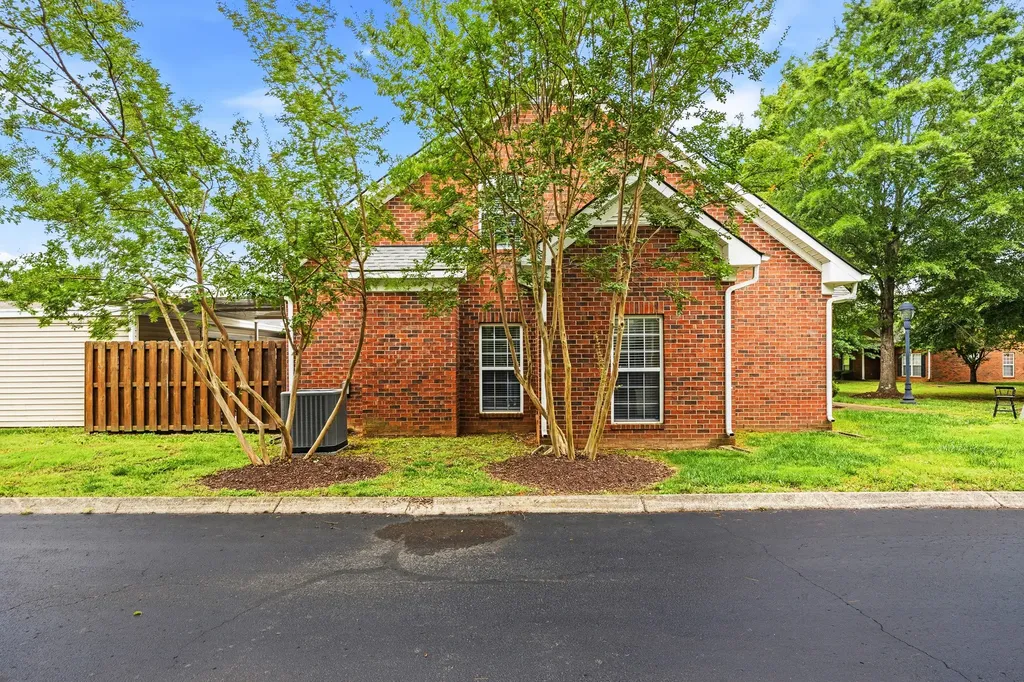 11 Leftwich Court Lebanon TN 37087