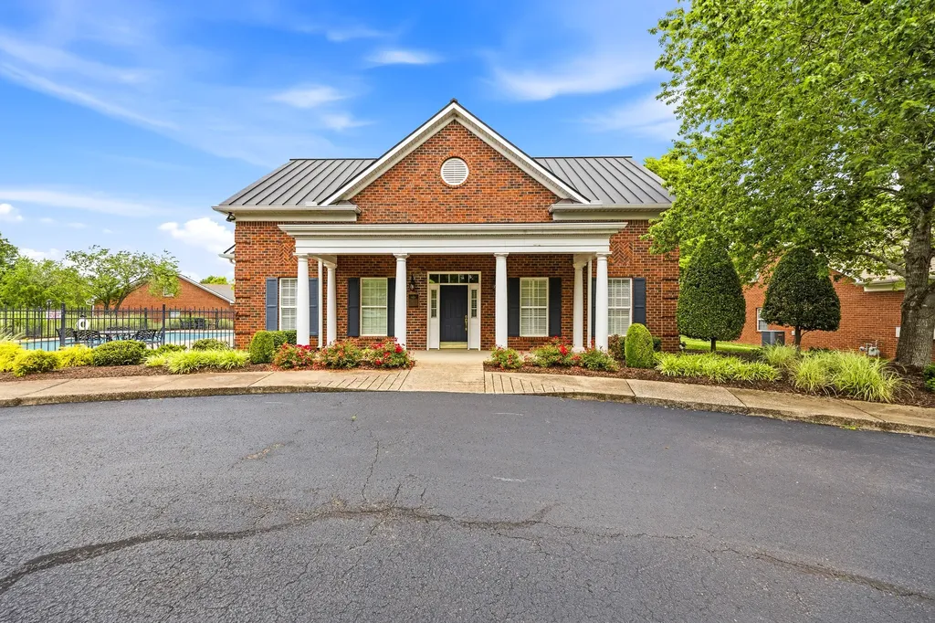 11 Leftwich Court Lebanon TN 37087