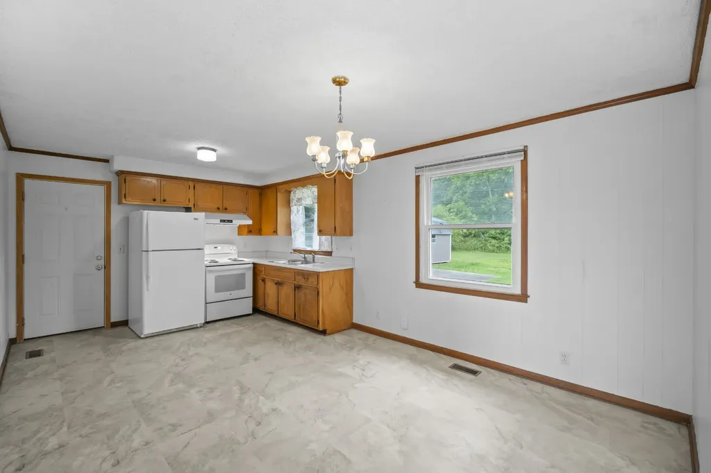 827 Lafayette Road Clarksville TN 37042