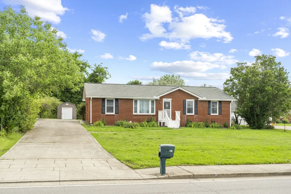 827 Lafayette Road Clarksville TN 37042