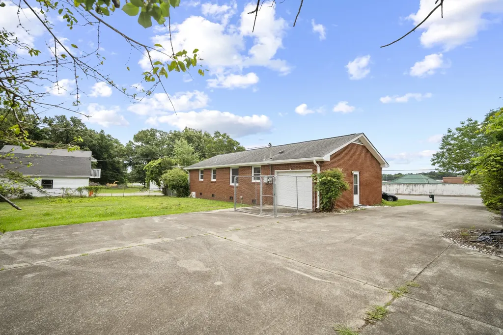 827 Lafayette Road Clarksville TN 37042