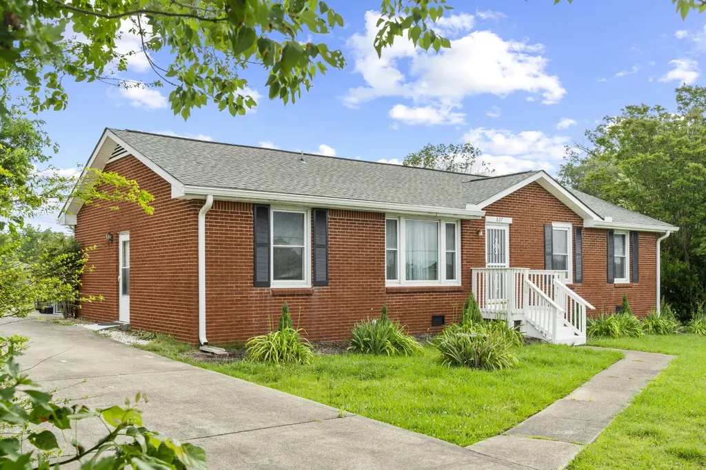 827 Lafayette Road Clarksville TN 37042