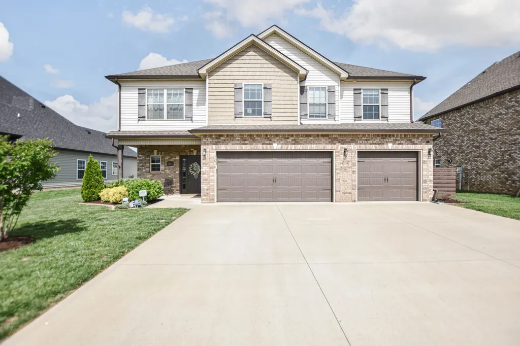 1016 Meadowview Lane Clarksville TN 37040