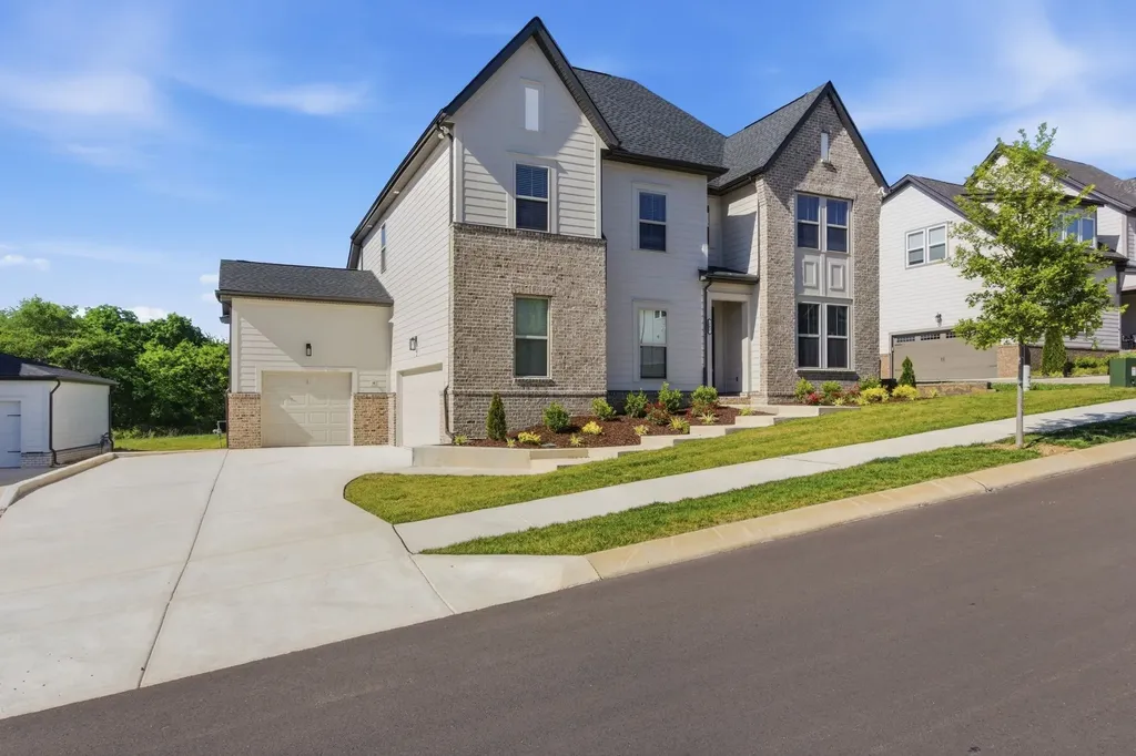 202 Phillips Bend Spring Hill TN 37174