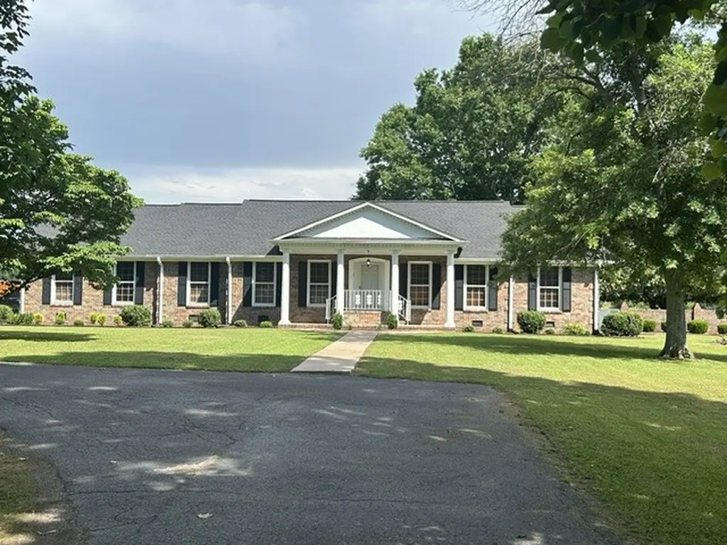 805 Boonshill Petersburg Road Petersburg TN 37144